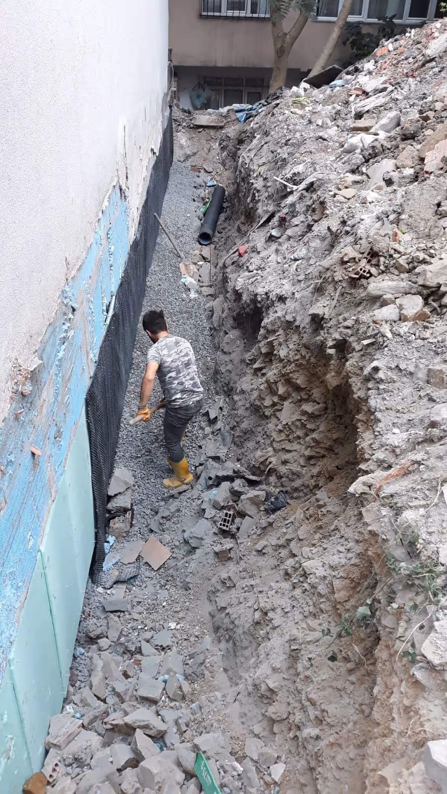 Beykoz'da kanalizasyon açma ekibi sahada